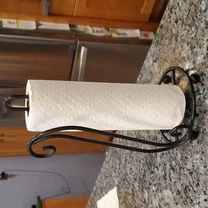 Paper towel holder
